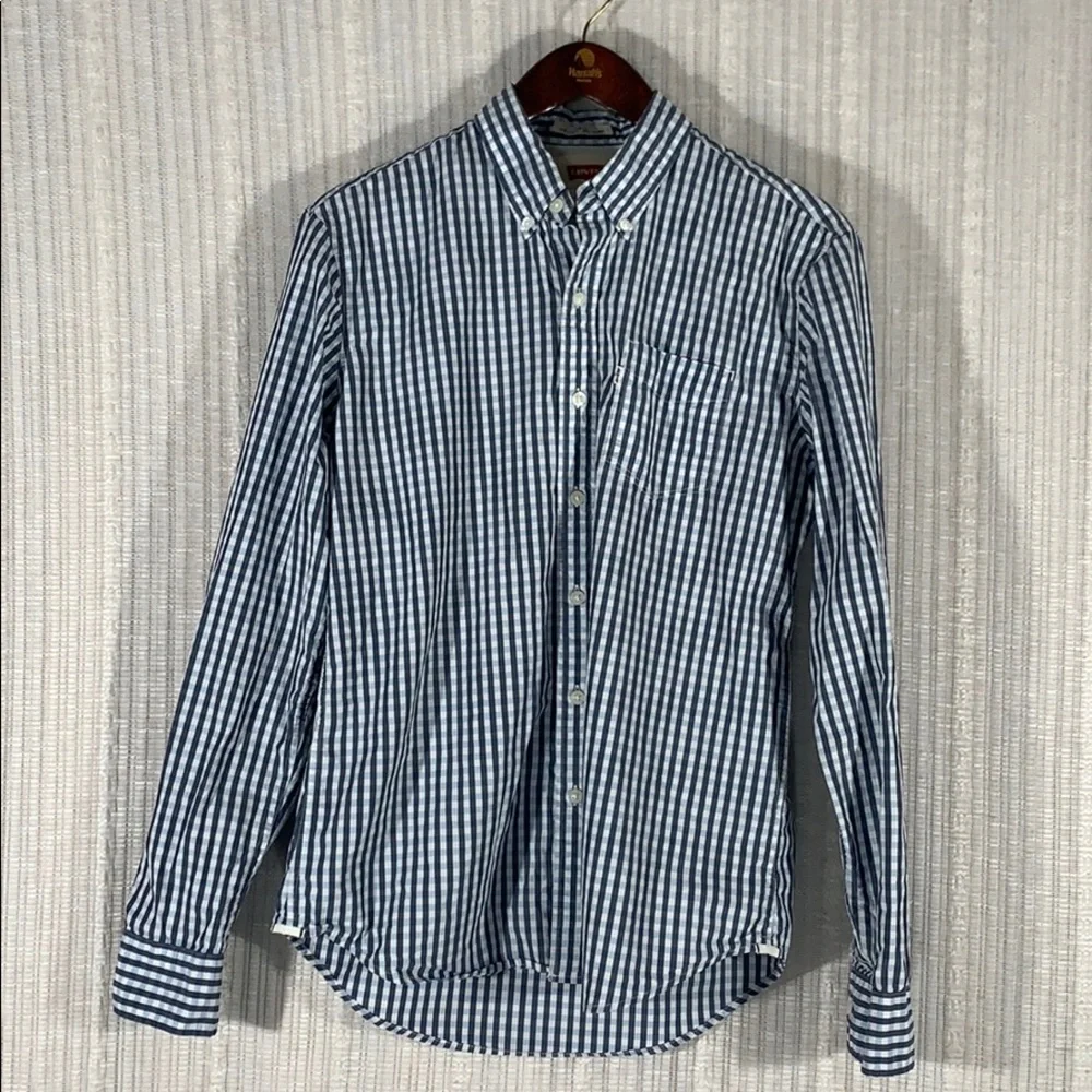 Levi’s Blue & White Plaid Shirt-Size Medium Slim